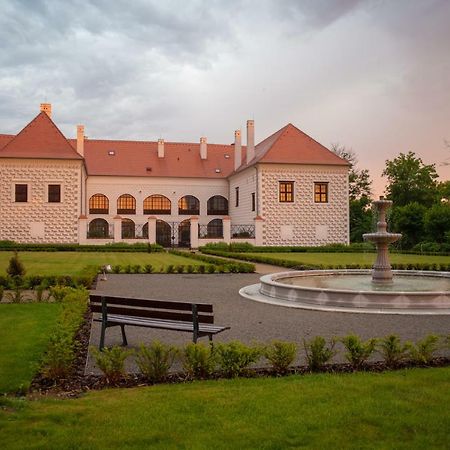 Hotel Zamek Valec Vladislav Buitenkant foto