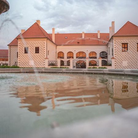 Hotel Zamek Valec Vladislav Buitenkant foto