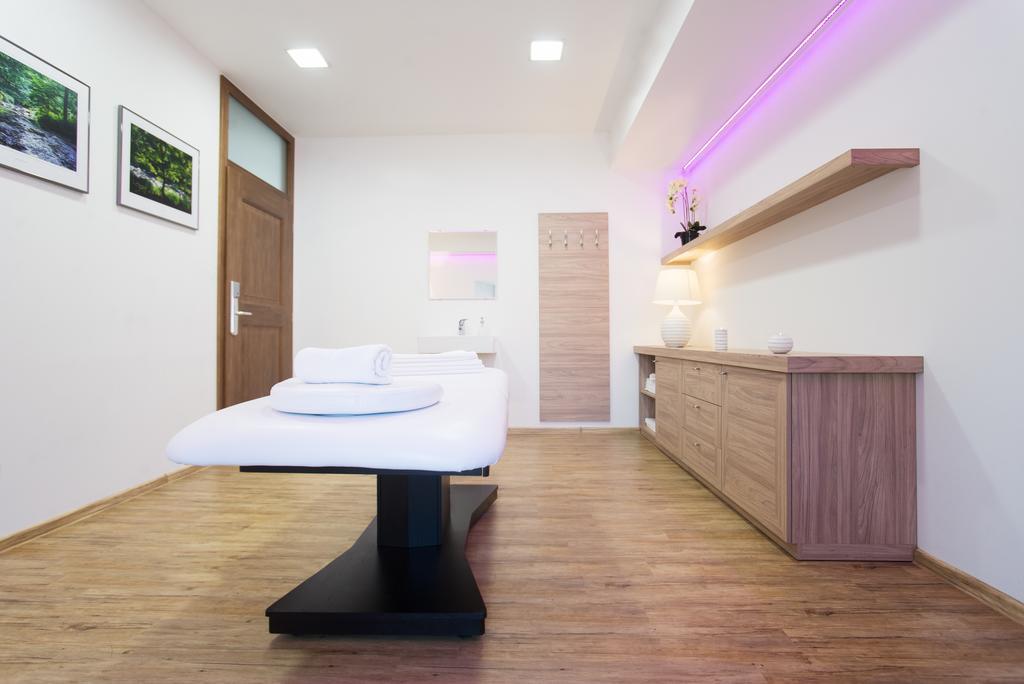 Hotel Zamek Valec Vladislav Buitenkant foto
