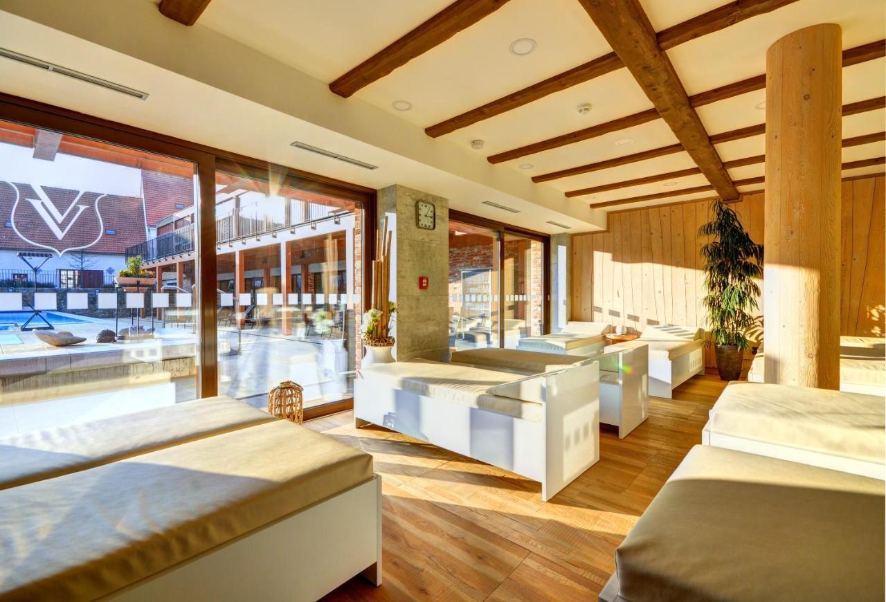 Hotel Zamek Valec Vladislav Buitenkant foto