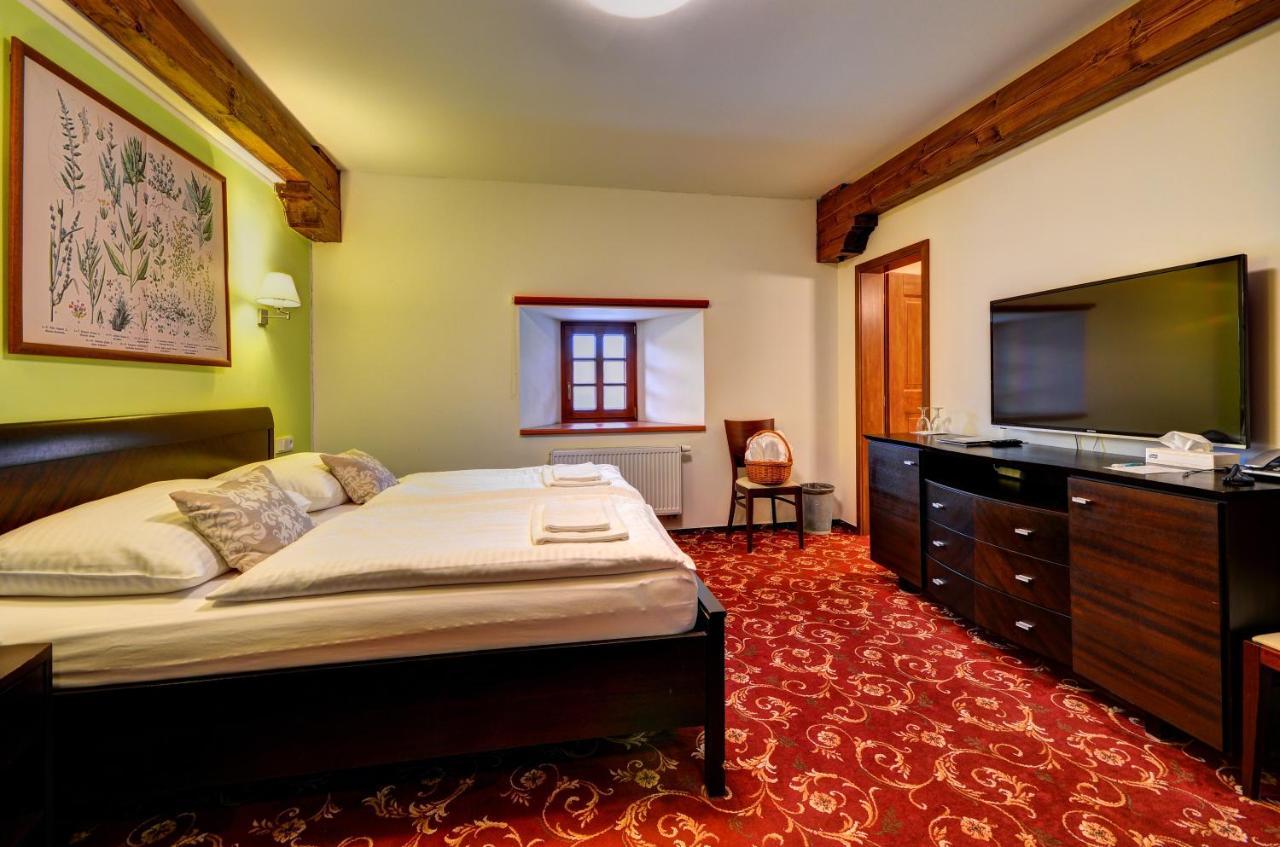 Hotel Zamek Valec Vladislav Buitenkant foto