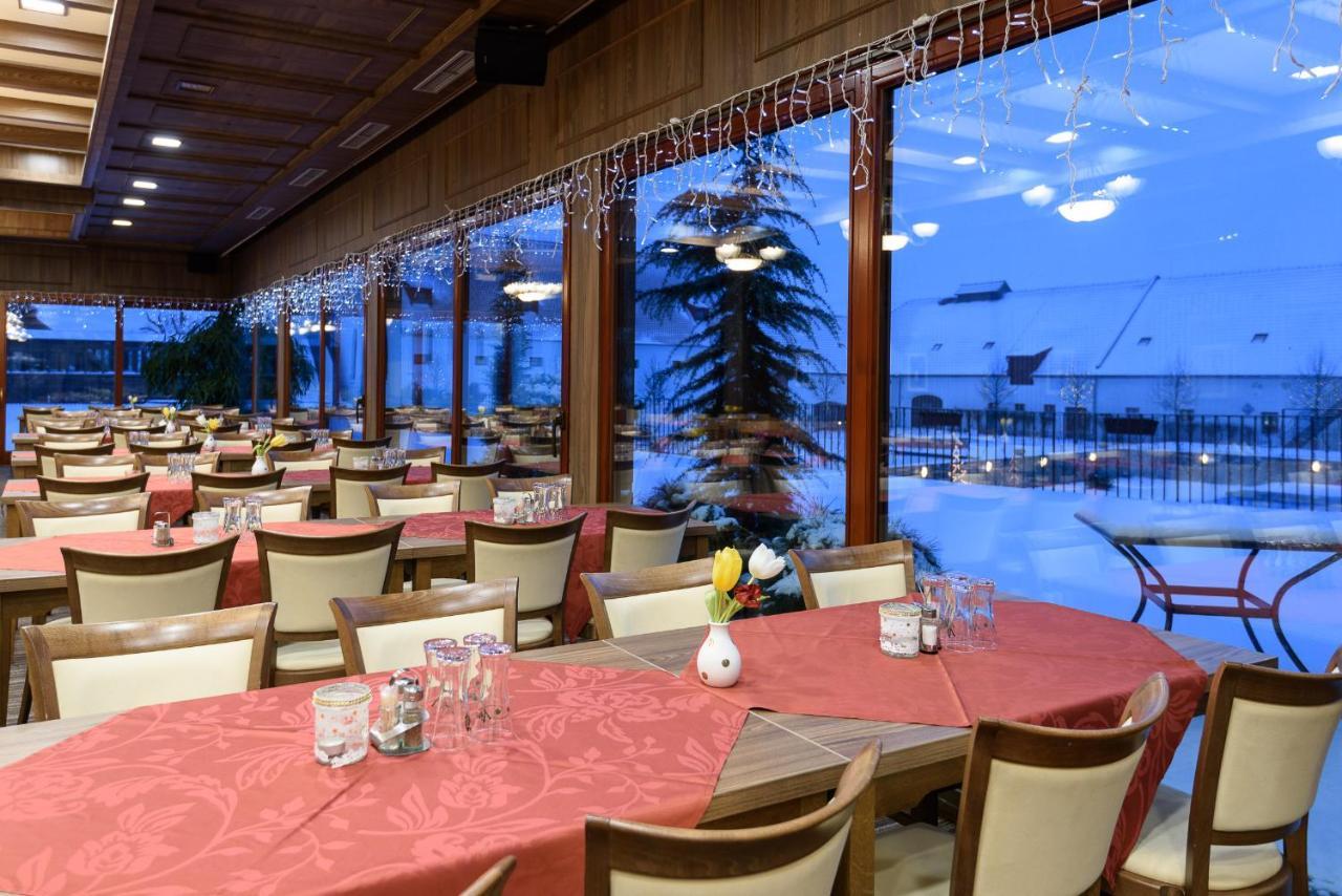 Hotel Zamek Valec Vladislav Buitenkant foto